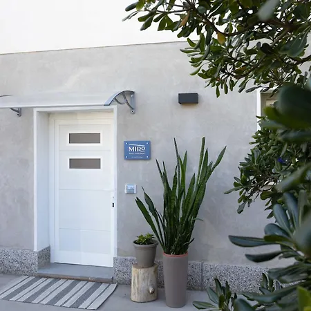 Miro Small Apartamento *